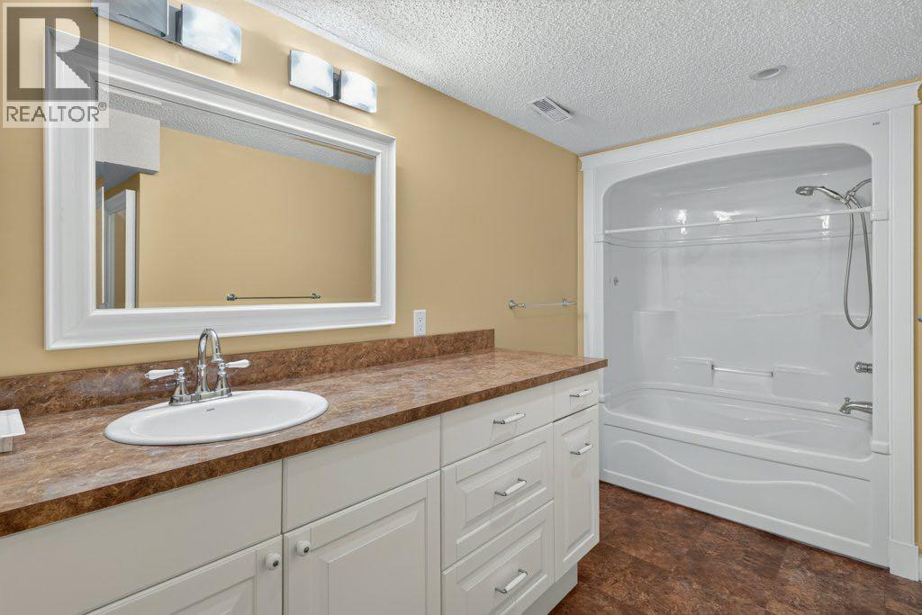 6024 Pinecrest Way NE, Calgary — photo 24