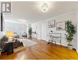 104 - 9 Northern Heights Drive, Richmond Hill, ON L4B4M5 Photo 11