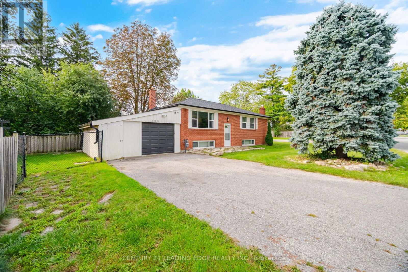 308 Rupert Avenue, Whitchurch-Stouffville, ON photo 2
