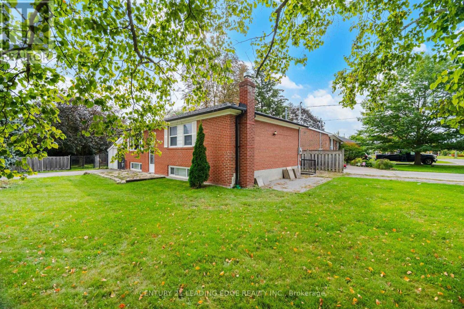 308 Rupert Avenue, Whitchurch-Stouffville, ON photo 3