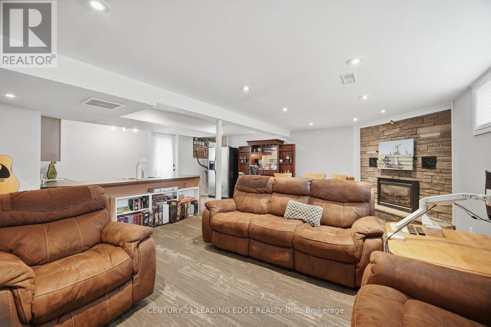308 Rupert Avenue, Whitchurch-Stouffville, ON photo 39