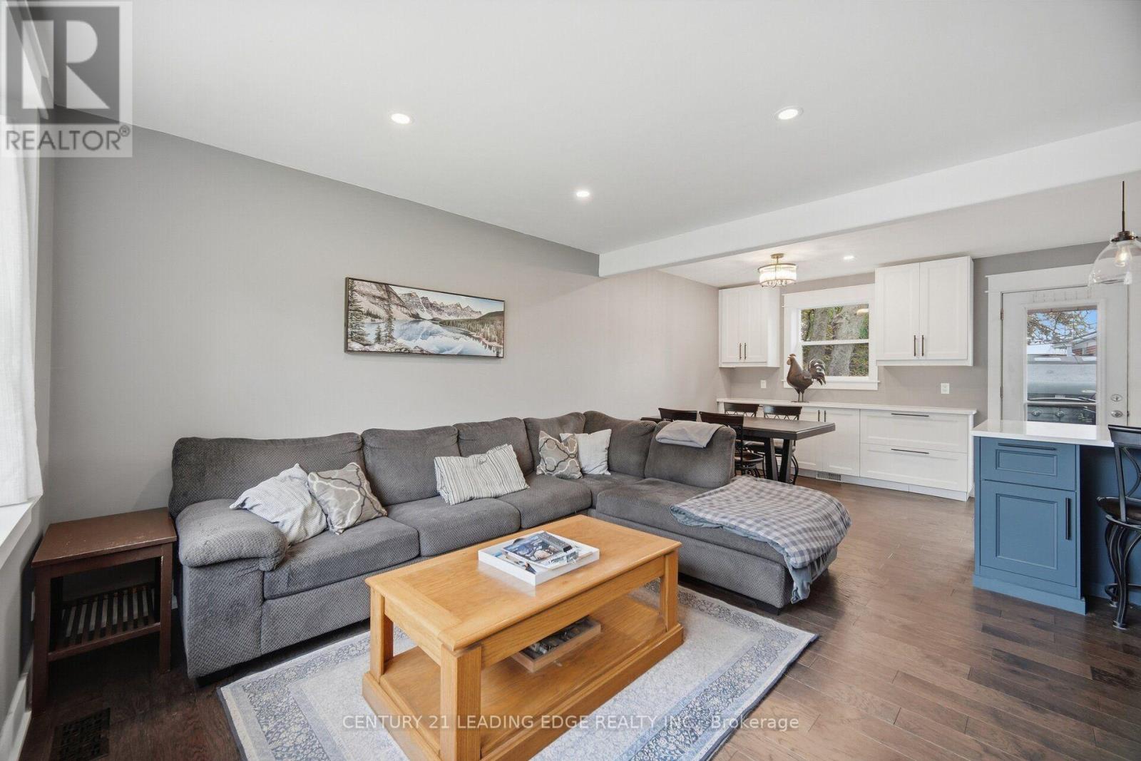 308 Rupert Avenue, Whitchurch-Stouffville, ON photo 7