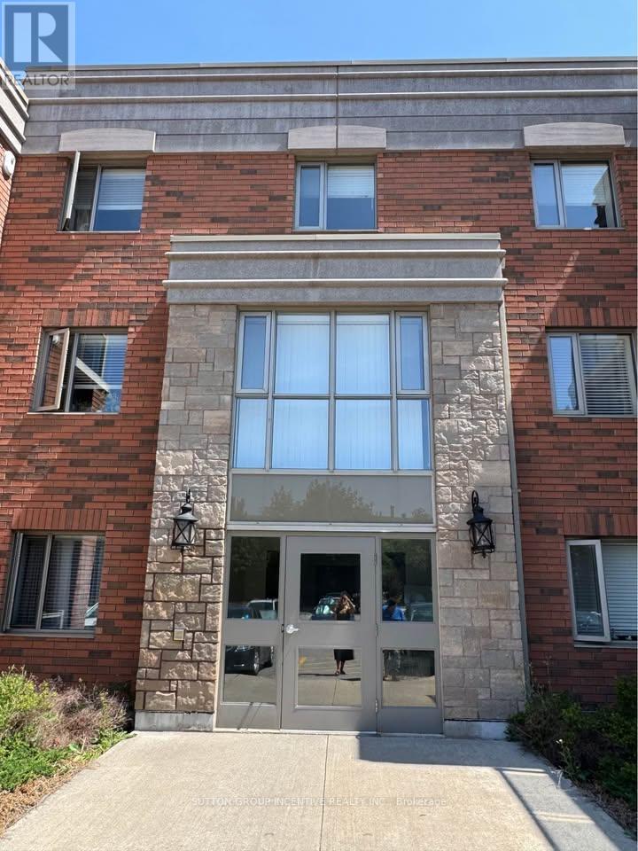 204-496 Yonge Street, Barrie photo 2