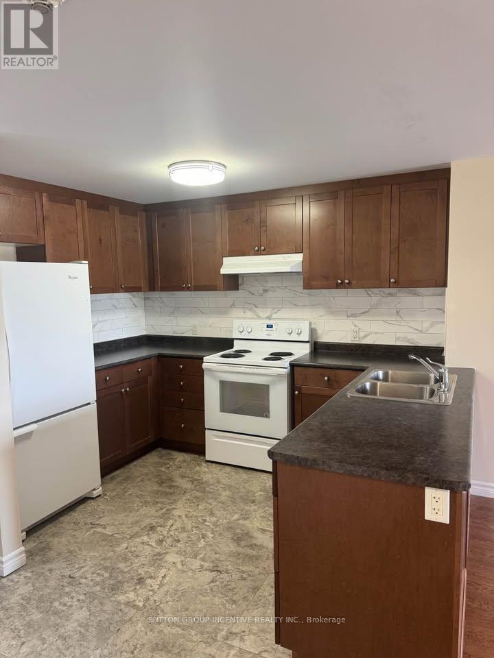 204-496 Yonge Street, Barrie photo 4