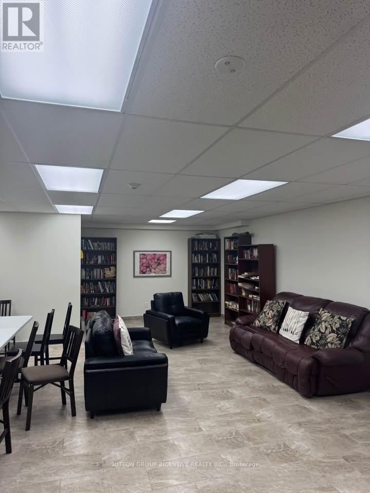 405-496 Yonge Street, Barrie photo 9