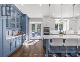 51 Cynthia Road, Toronto, ON M6N2P8 Photo 8