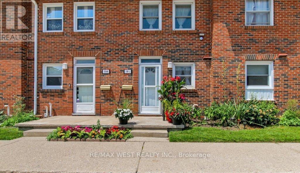 1084 Southdale Road East, London South, ON