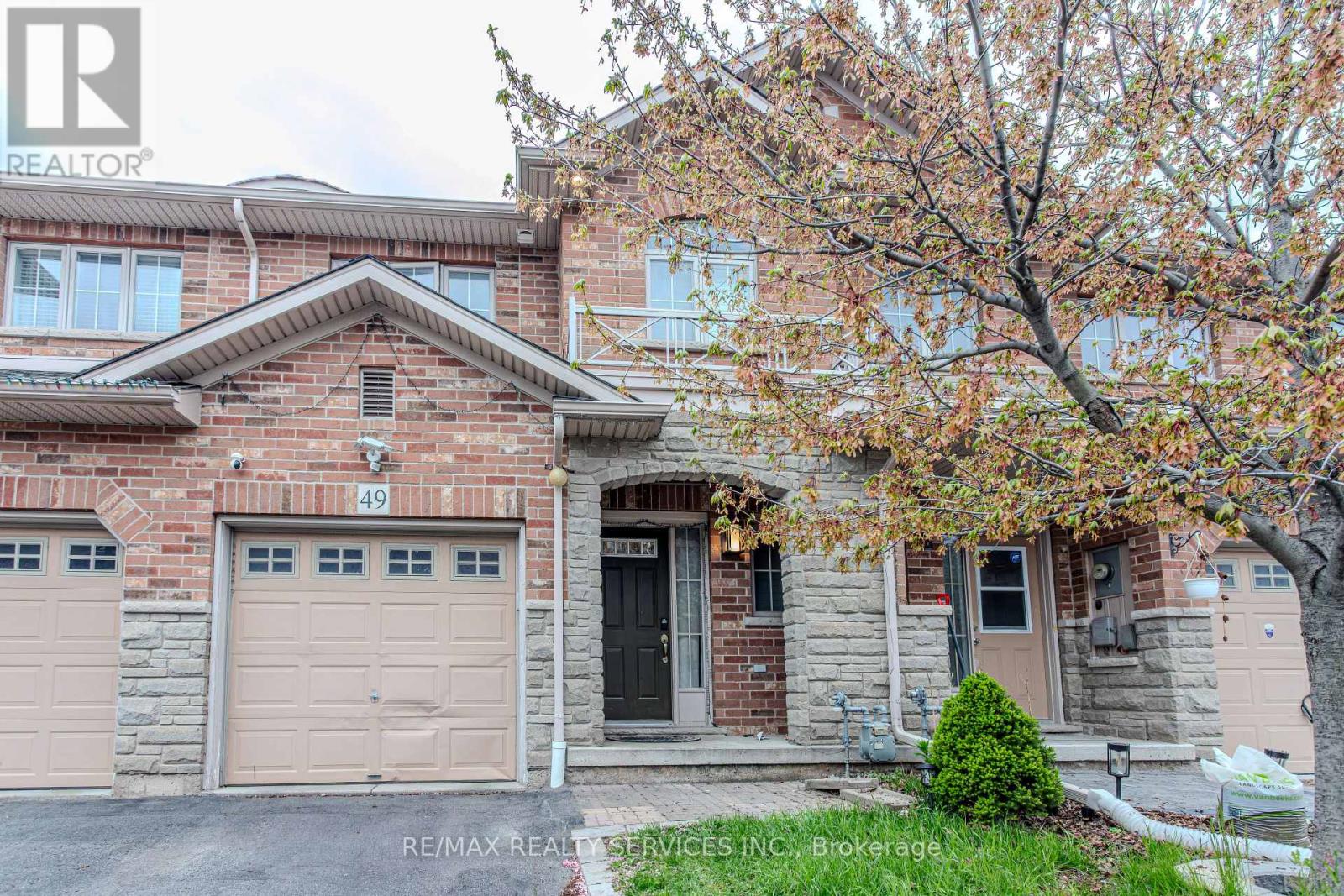 49 Marina Point Crescent North, Hamilton, ON photo 2