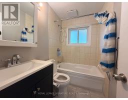 Bathroom - 406 Vermont Avenue, London South, ON N5Z3E5 Photo 9