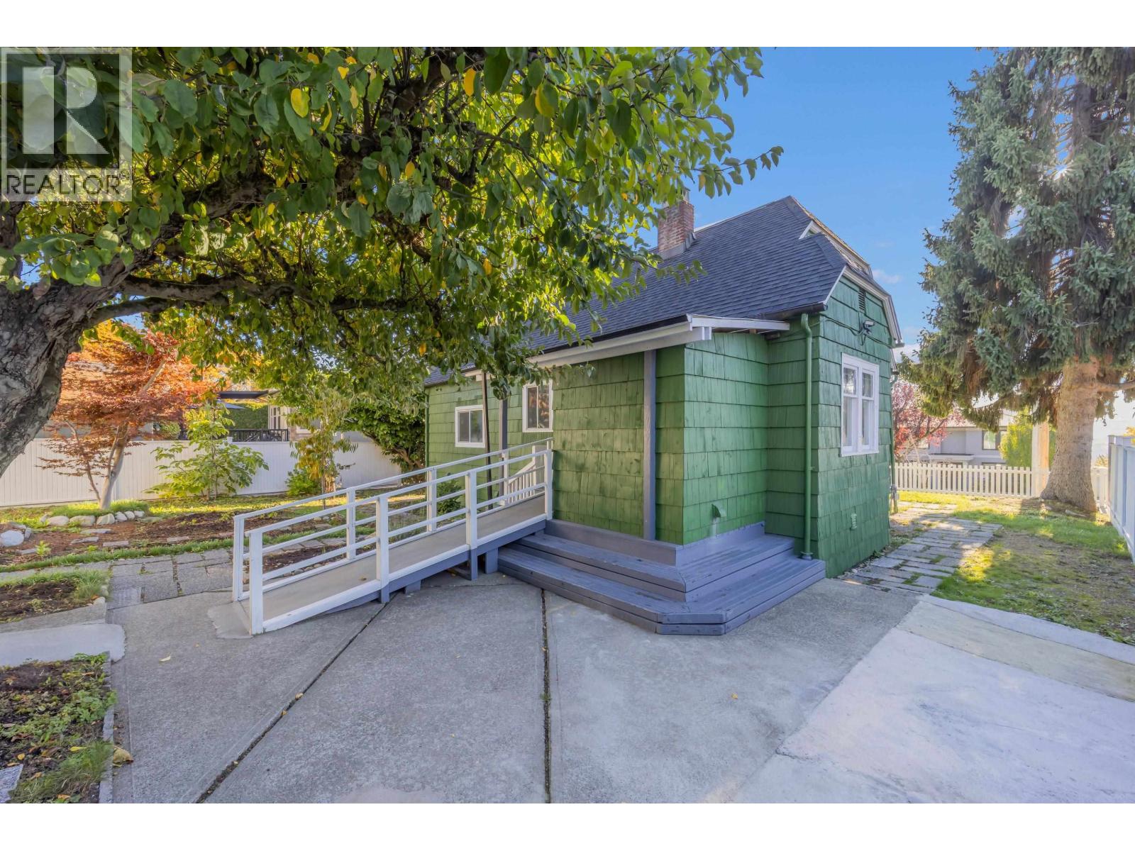 1603 Hamilton Street, New Westminster — photo 36
