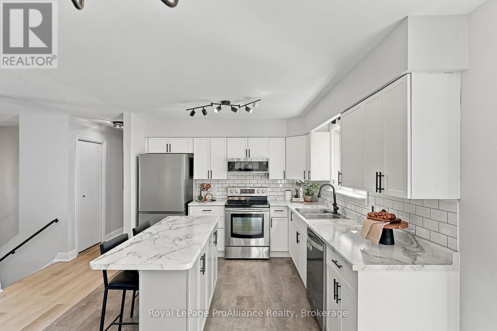 40 Division Street North, Brighton, ON photo 14