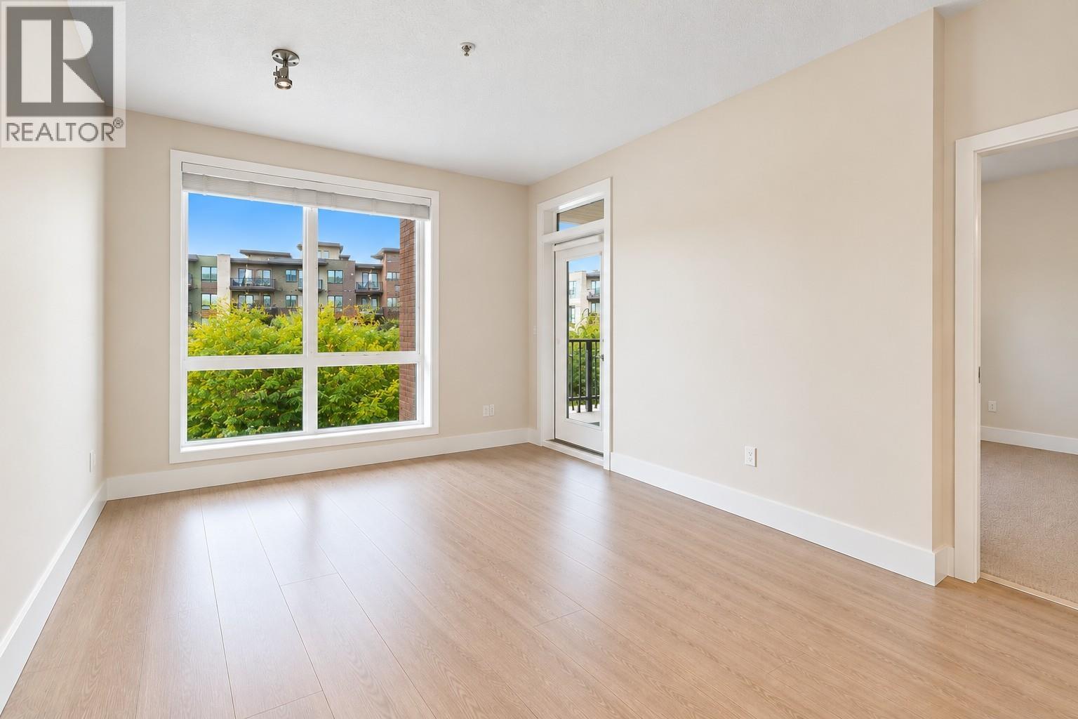 307 719 W 3rd Street, North Vancouver — photo 11