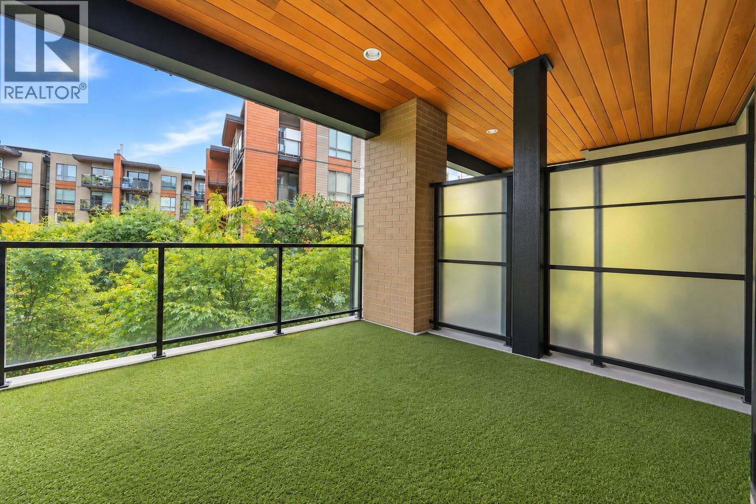 307 719 W 3rd Street, North Vancouver — photo 15