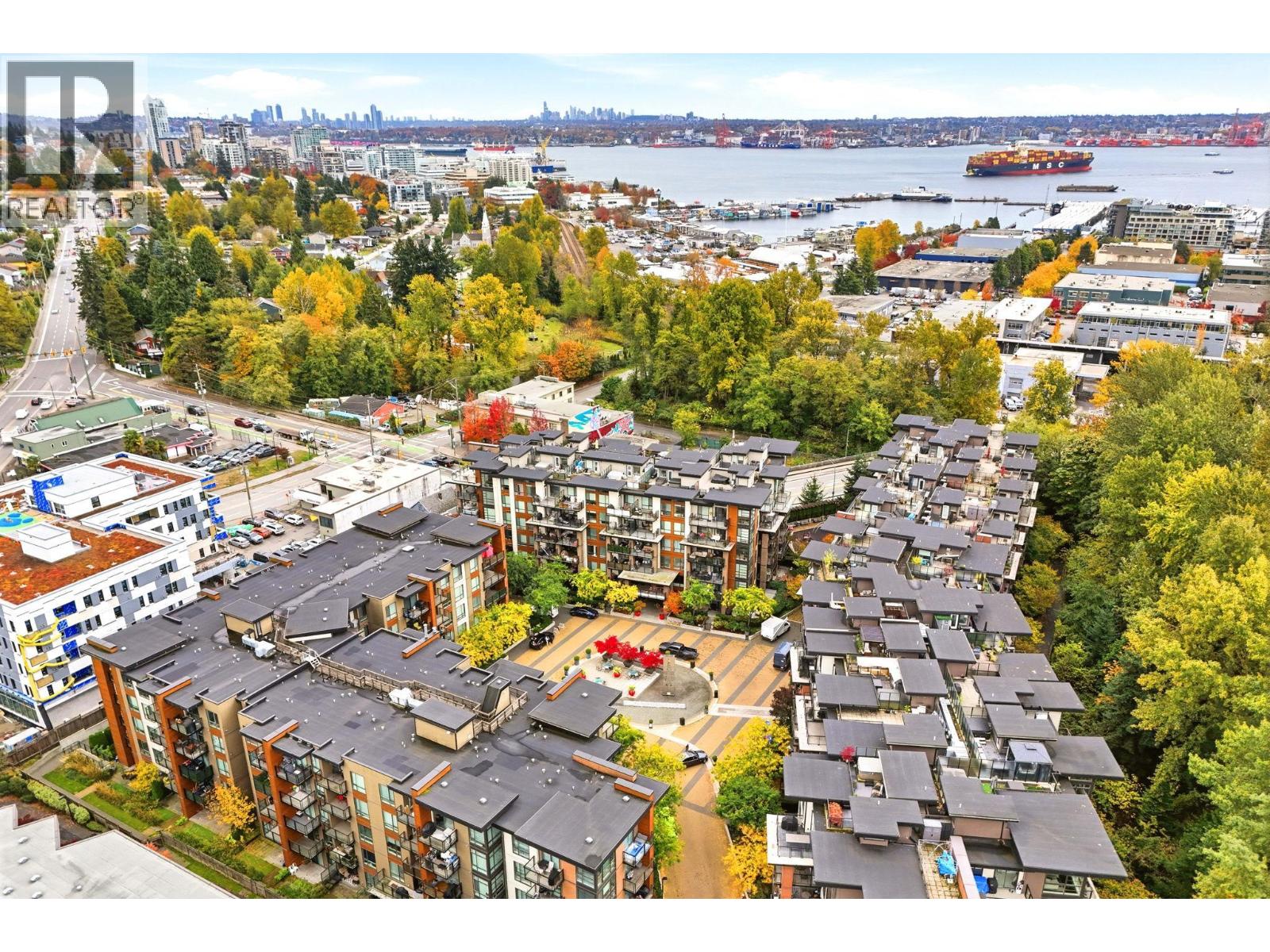 307 719 W 3rd Street, North Vancouver — photo 19