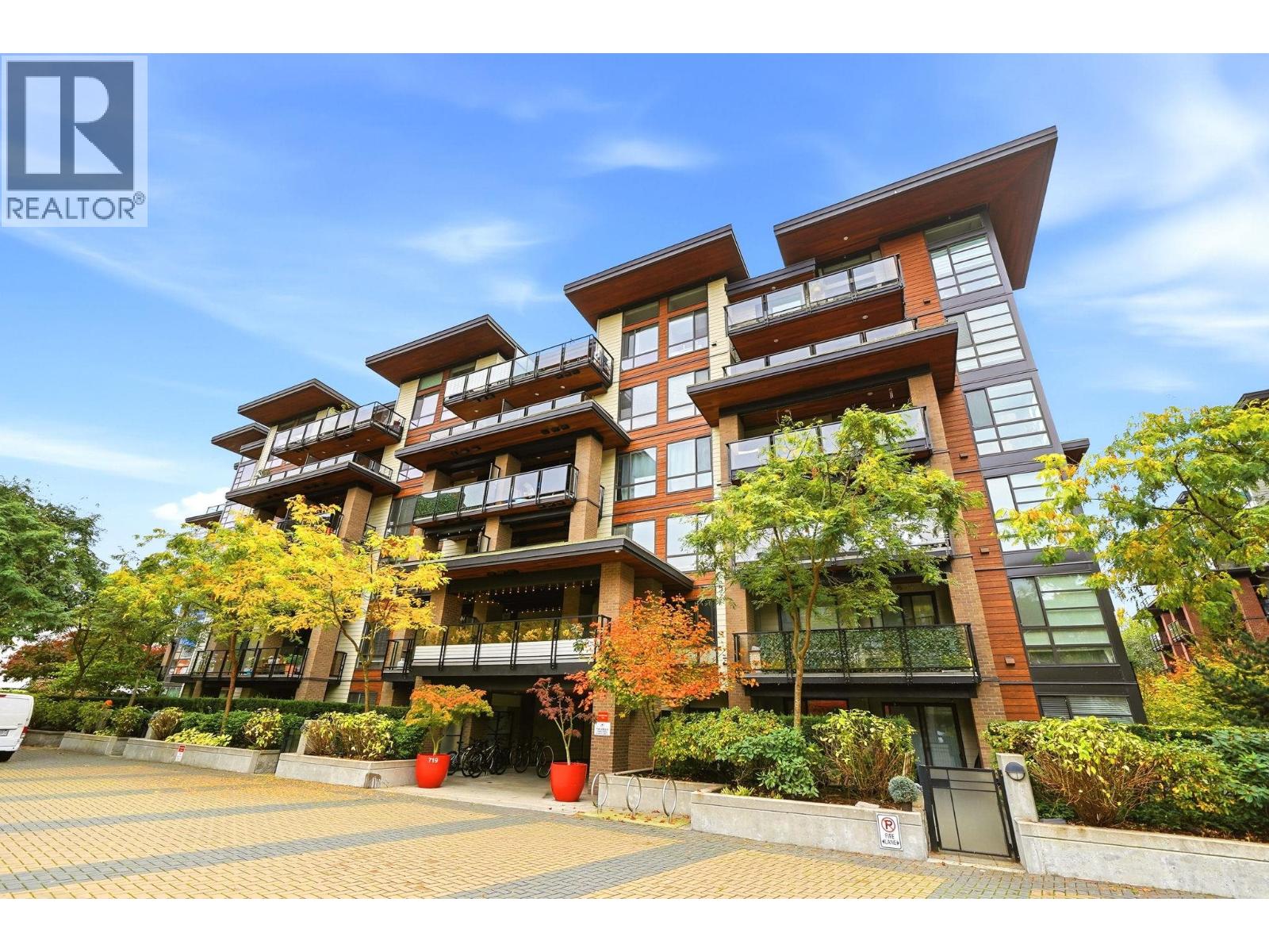 307 719 W 3rd Street, North Vancouver — photo 17