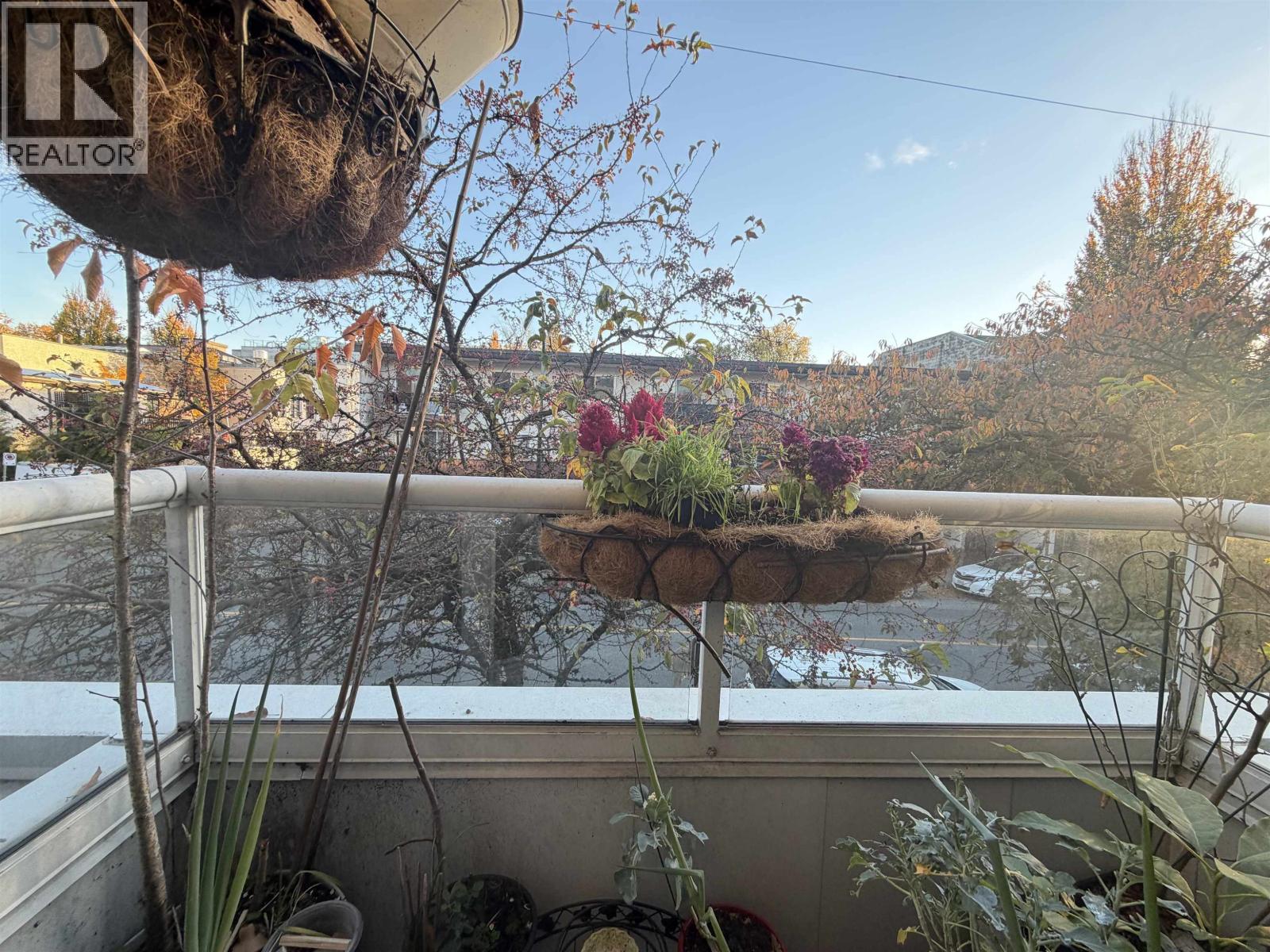 C 733 W 16th Avenue, Vancouver — photo 15