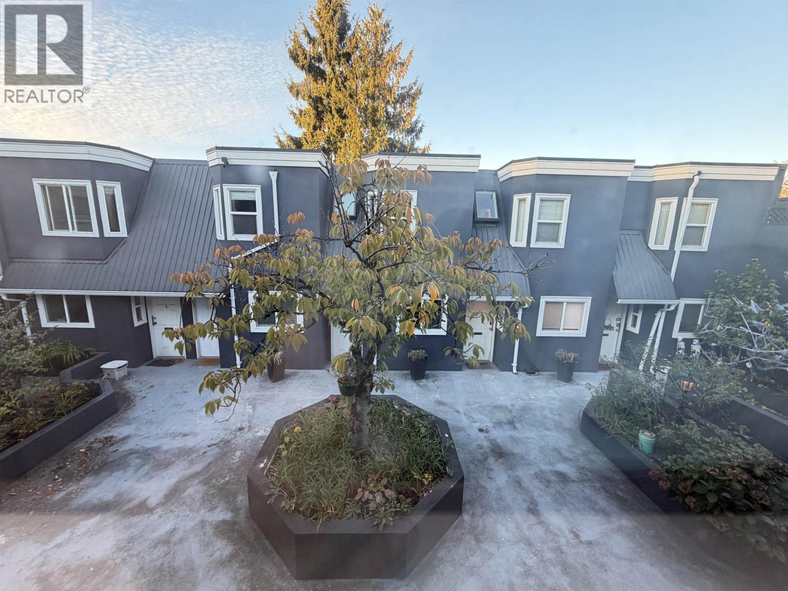 C 733 W 16th Avenue, Vancouver — photo 30