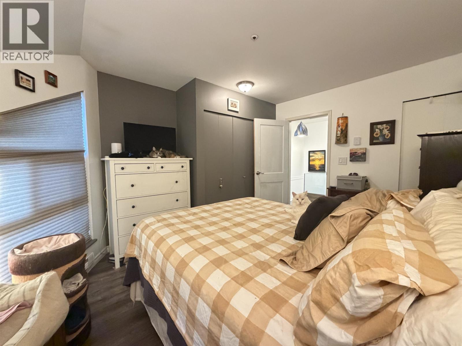 C 733 W 16th Avenue, Vancouver — photo 33