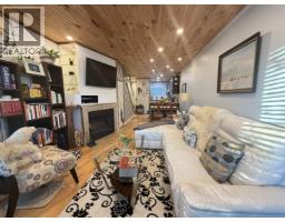 C 733 W 16th Avenue, Vancouver, BC V5Z1S8 Photo 13