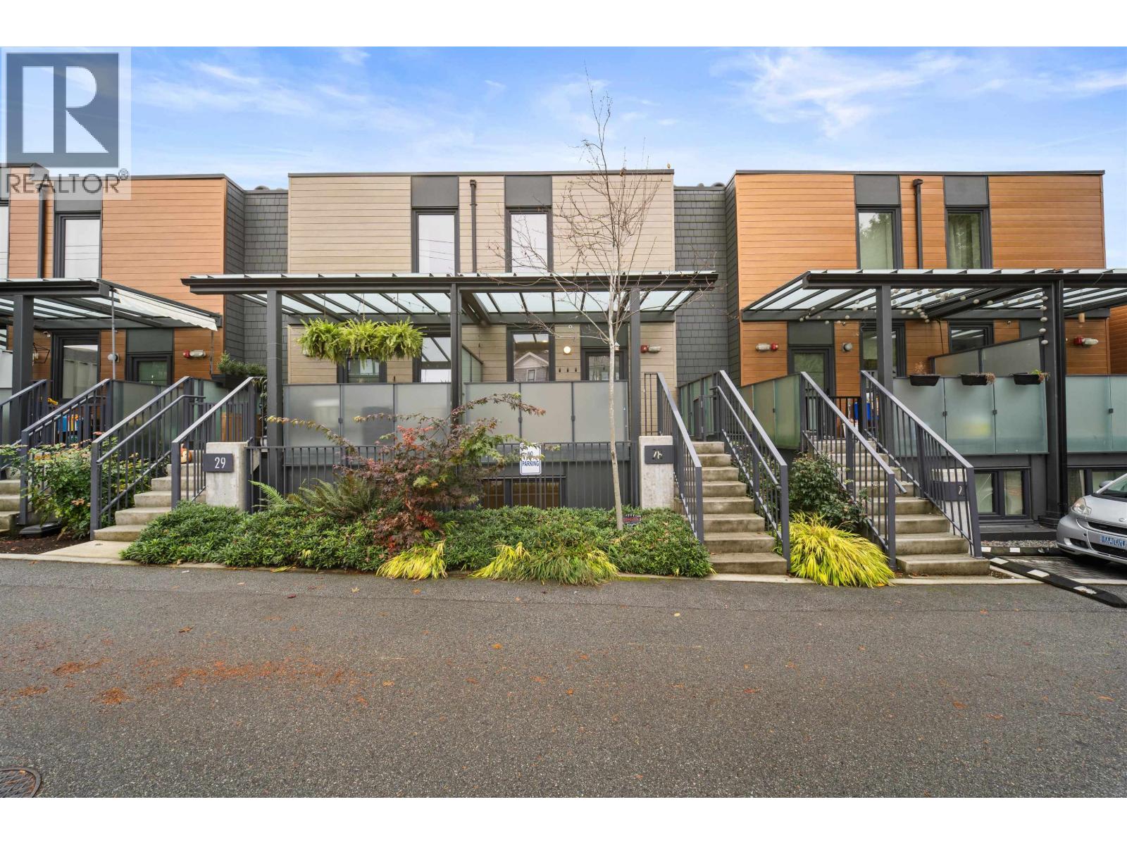 28 720 East 3RD Street, North Vancouver