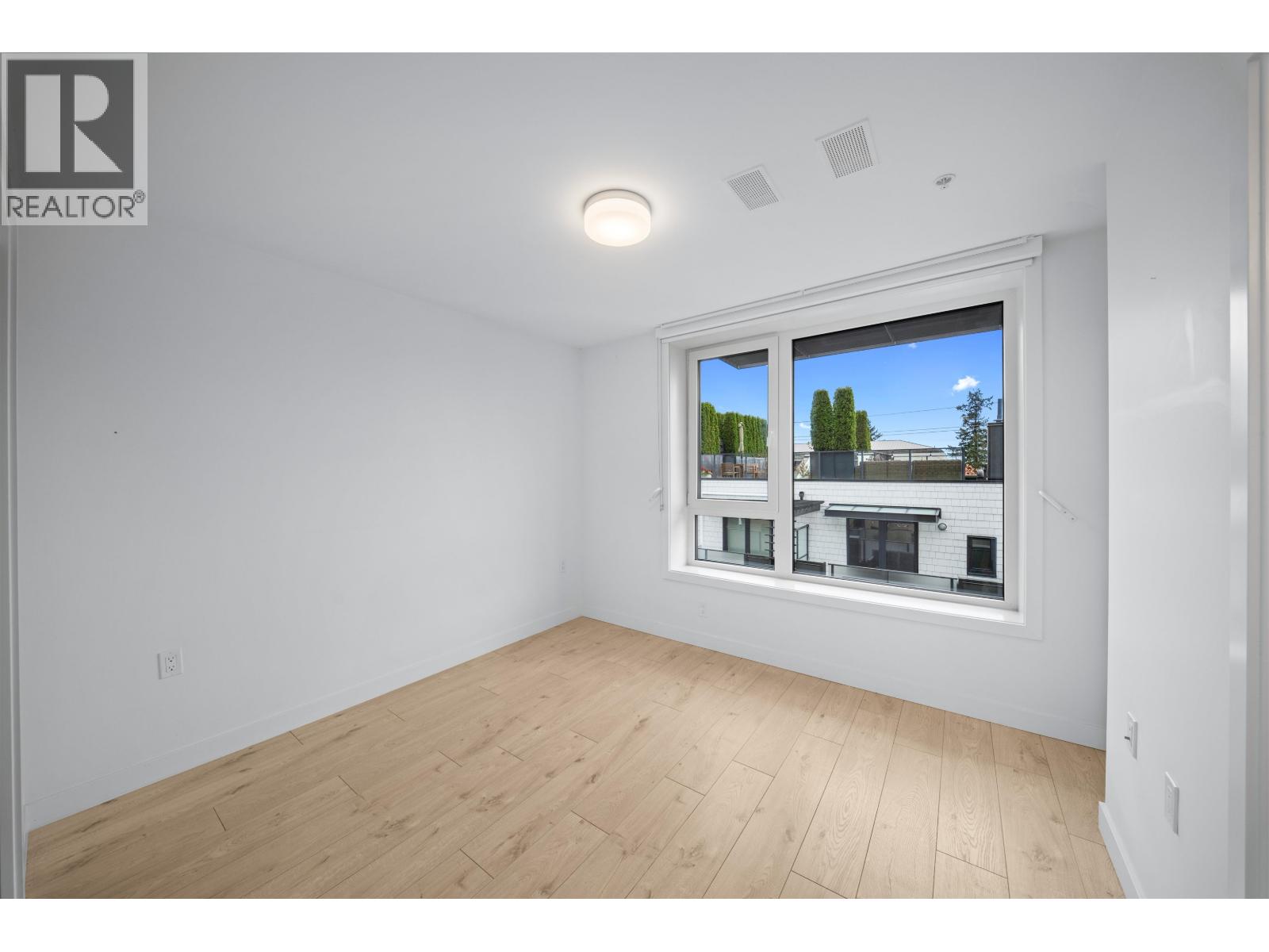 28 720 E 3rd Street, North Vancouver — photo 13