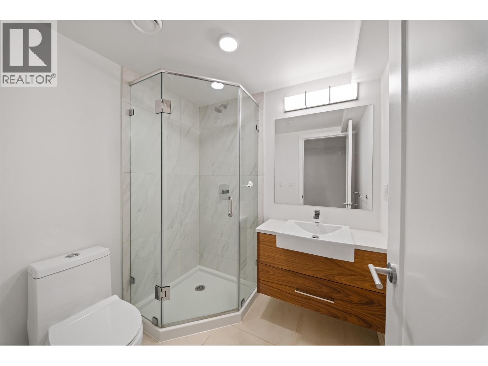 28 720 E 3rd Street, North Vancouver — photo 24