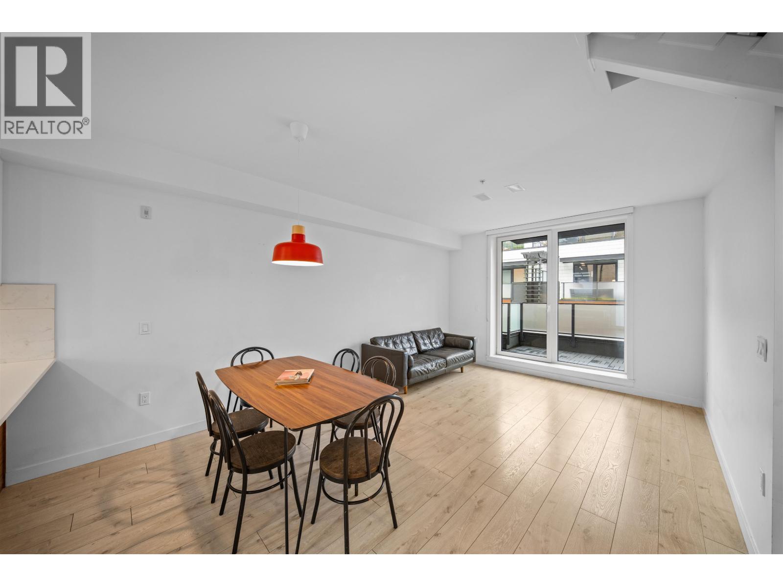 28 720 E 3rd Street, North Vancouver — photo 5