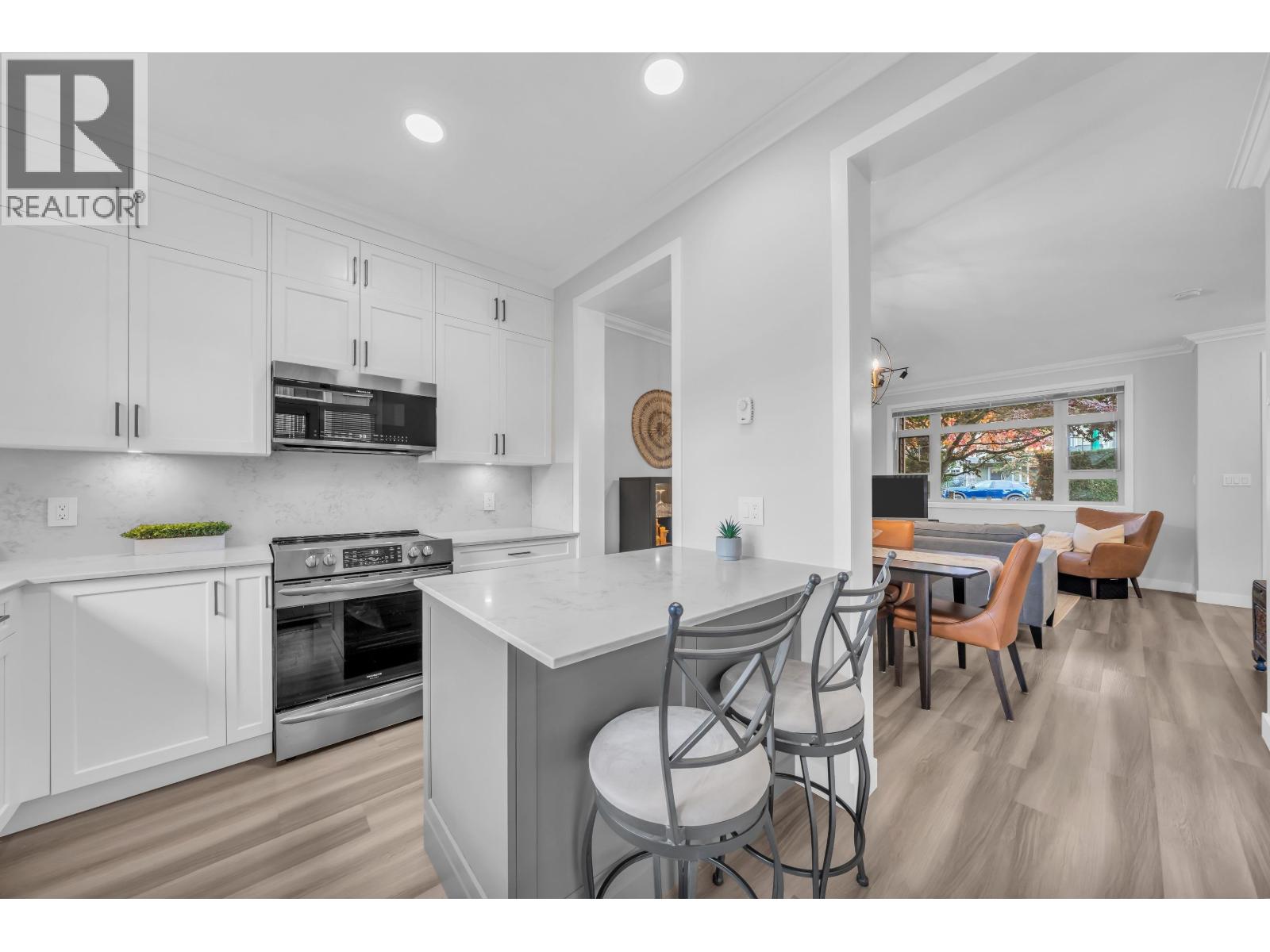 7345 Macpherson Avenue, Burnaby — photo 10