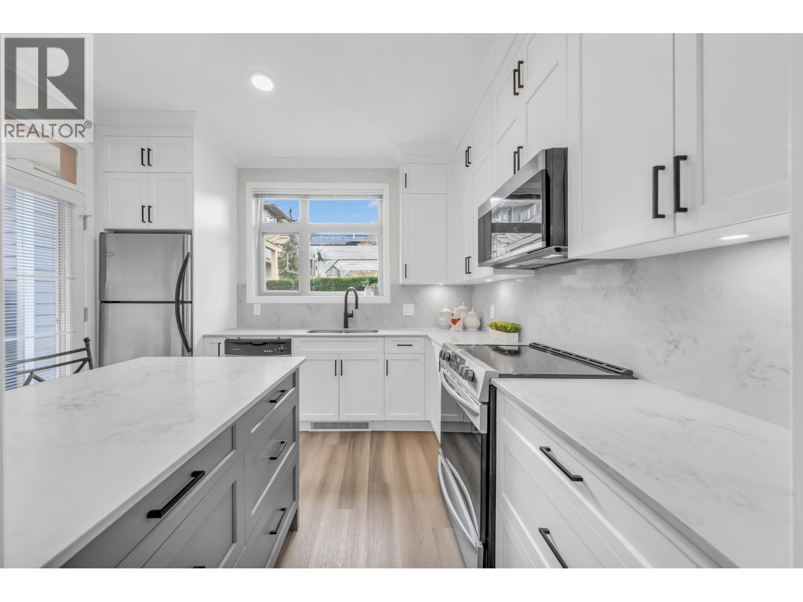 7345 Macpherson Avenue, Burnaby — photo 12