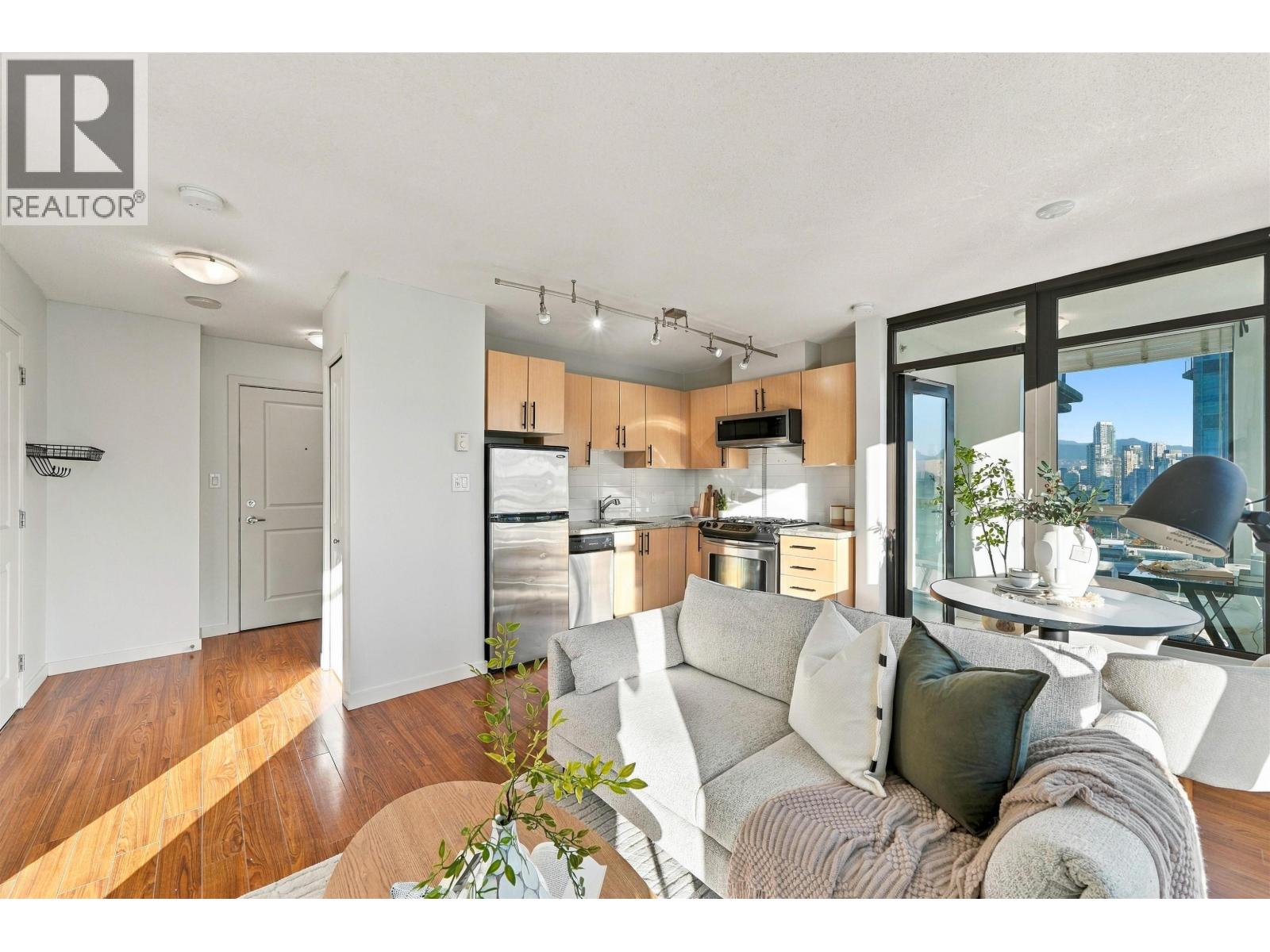 709 1068 W Broadway, Vancouver — photo 11