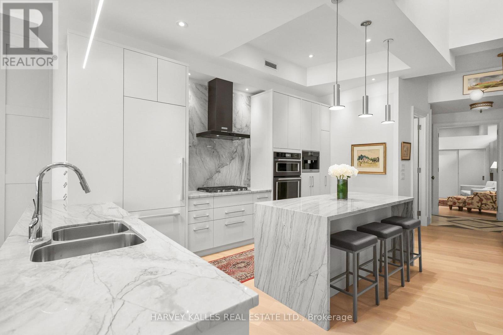 201- 295 Davenport Road, Toronto, ON photo 12
