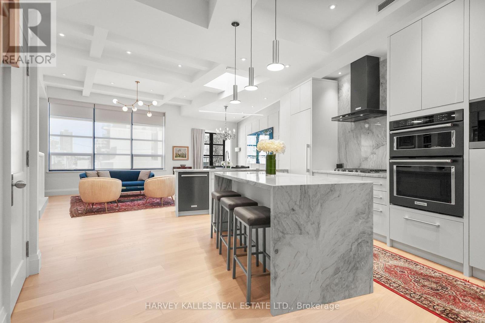 Photo of 201 - 295 DAVENPORT ROAD