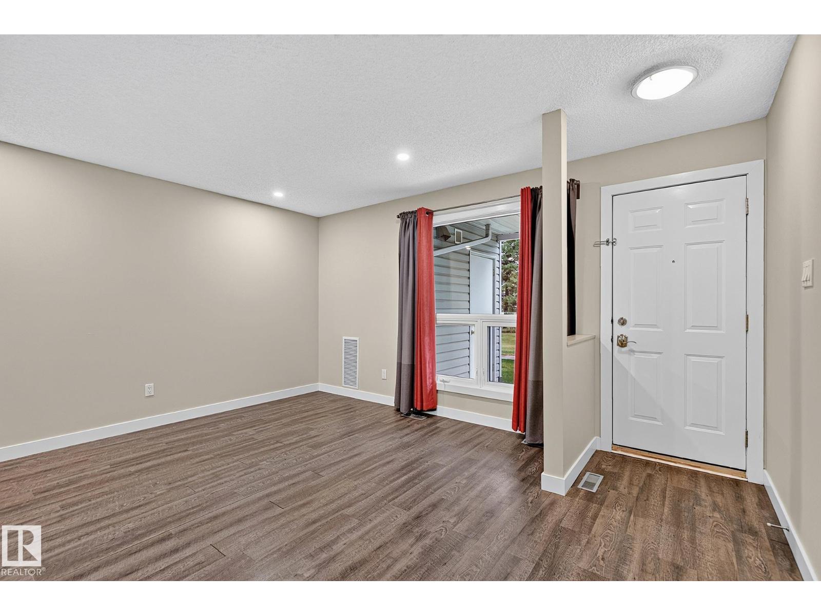 #12 2115 118 ST NW, Edmonton — photo 2