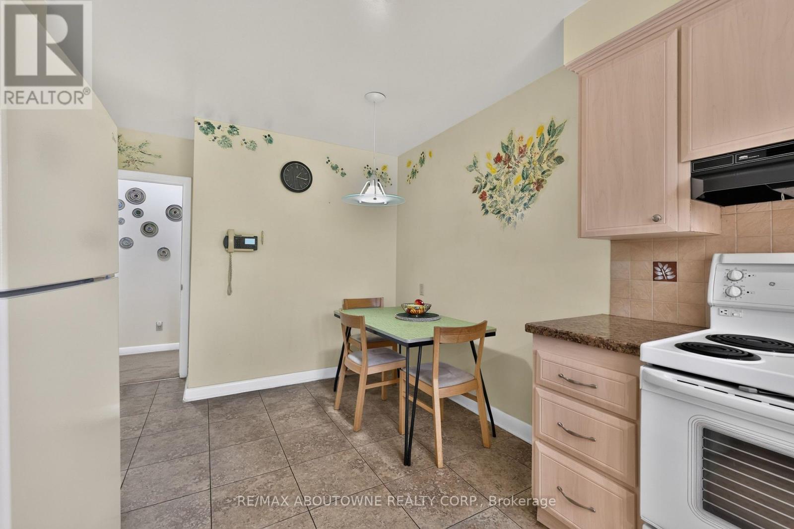 2086 Glenforest Crescent, Oakville, ON photo 10