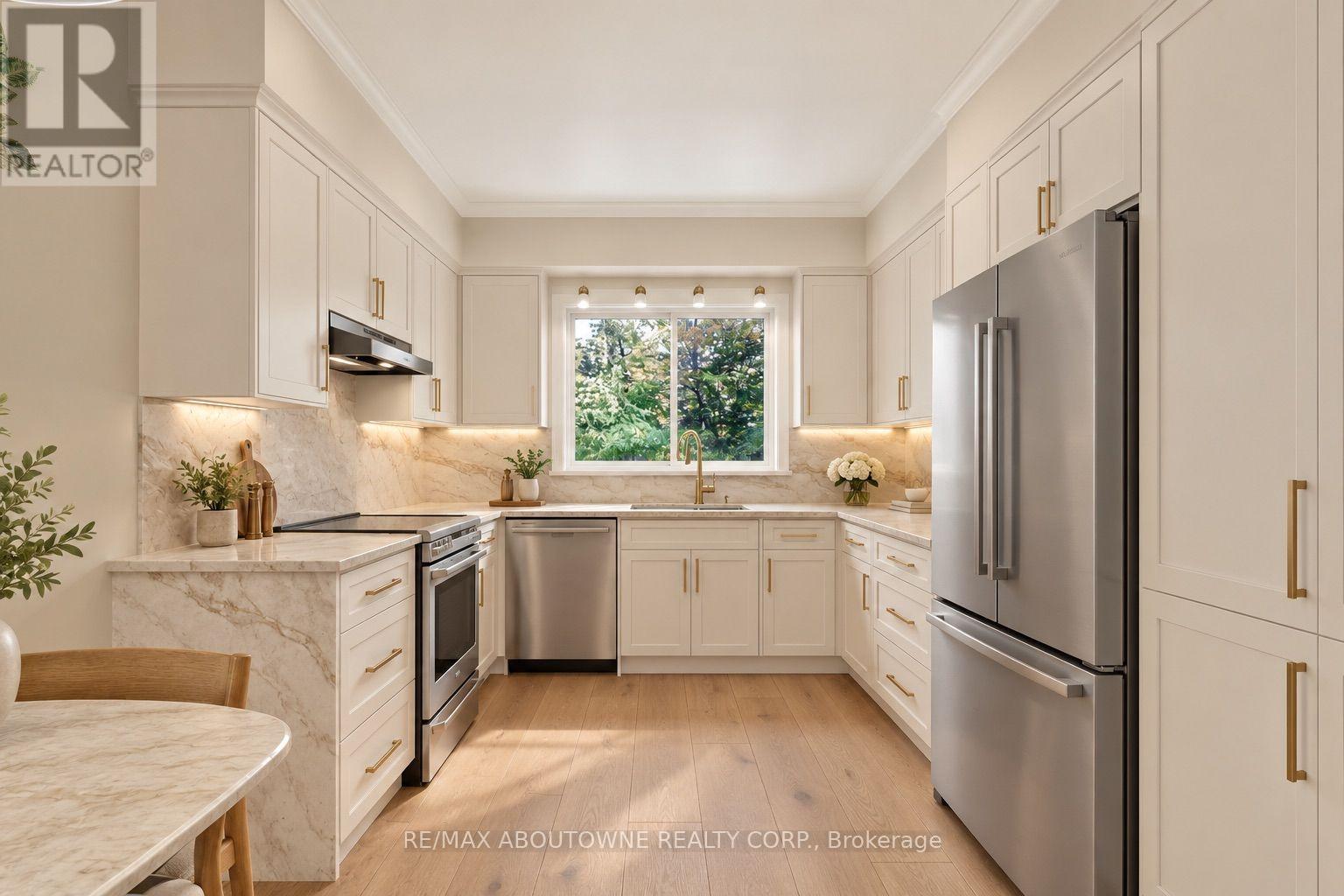 2086 Glenforest Crescent, Oakville, ON photo 9