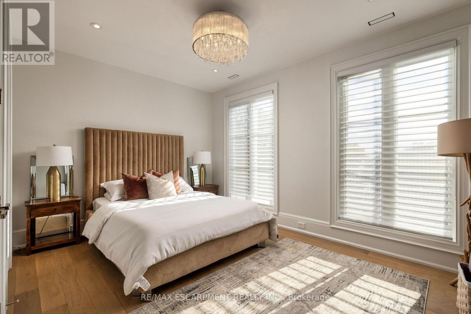 131 Mayfield Drive, Oakville, ON photo 31