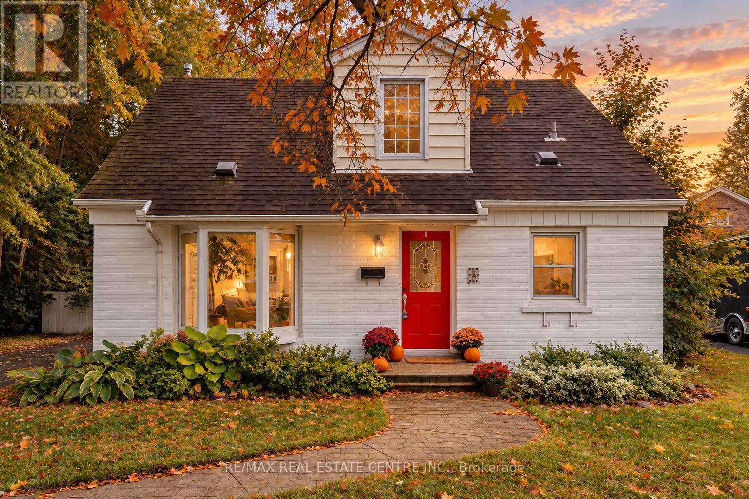4 Lincoln Crescent, photo 1 of 49