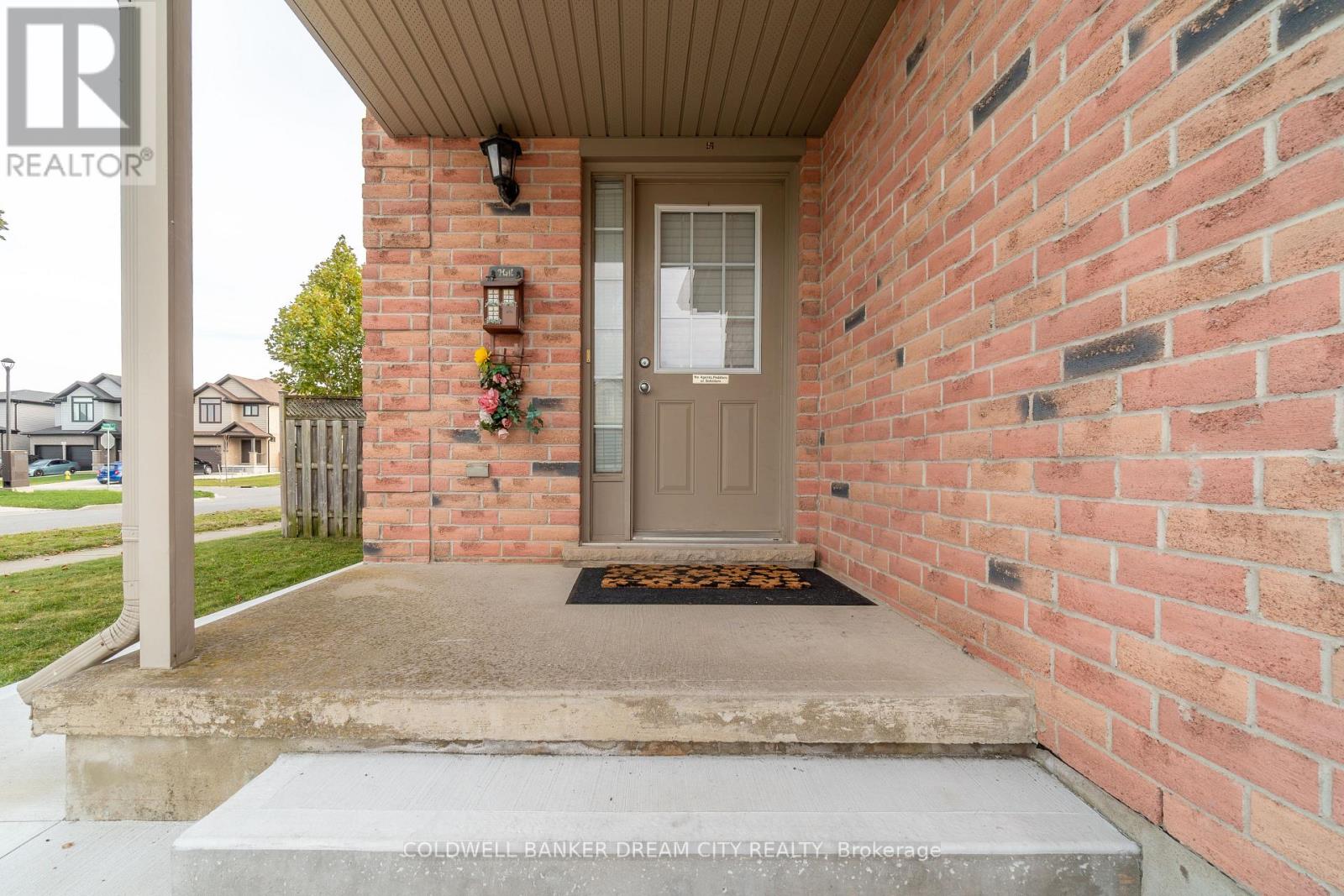 976 Kimball Crescent, London North, ON photo 5