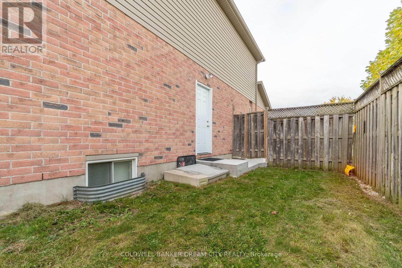 976 Kimball Crescent, London North, ON photo 6