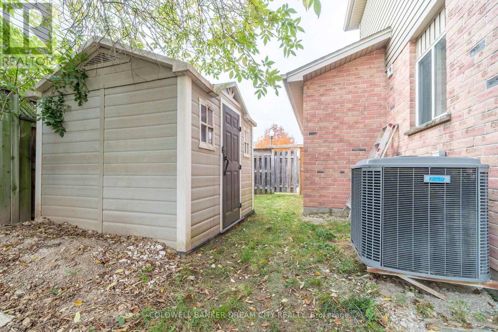976 Kimball Crescent, London North, ON photo 8