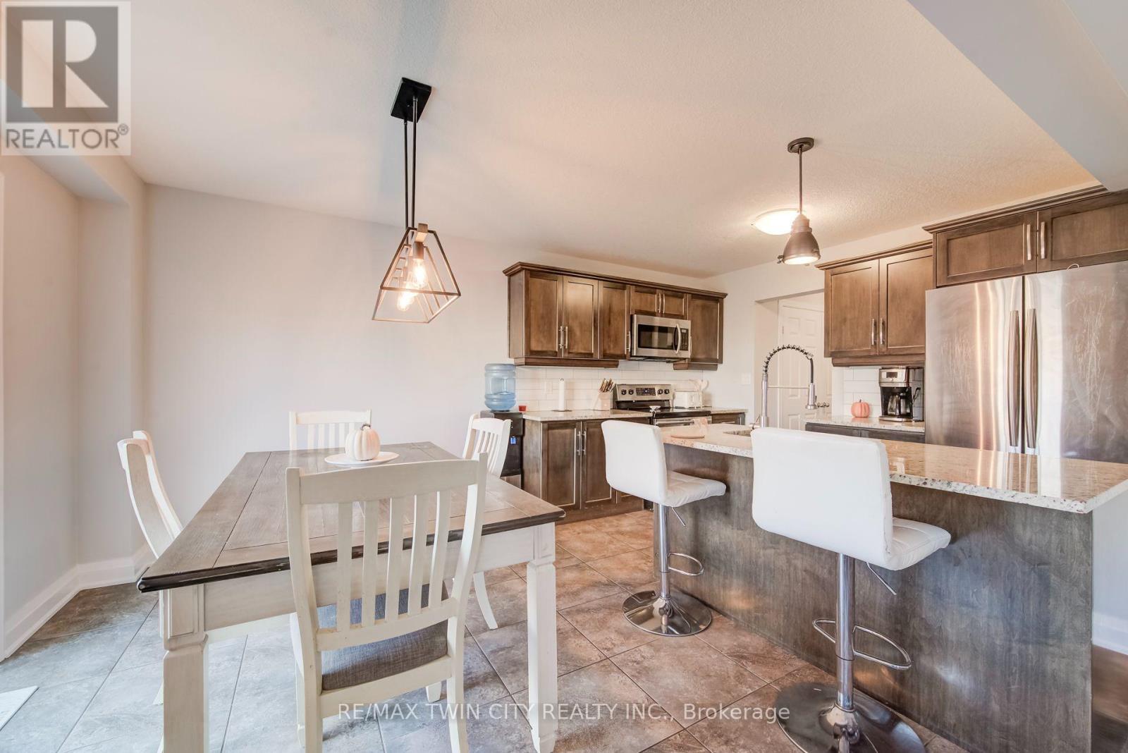 128 Passchendaele Street, Woodstock, ON photo 11