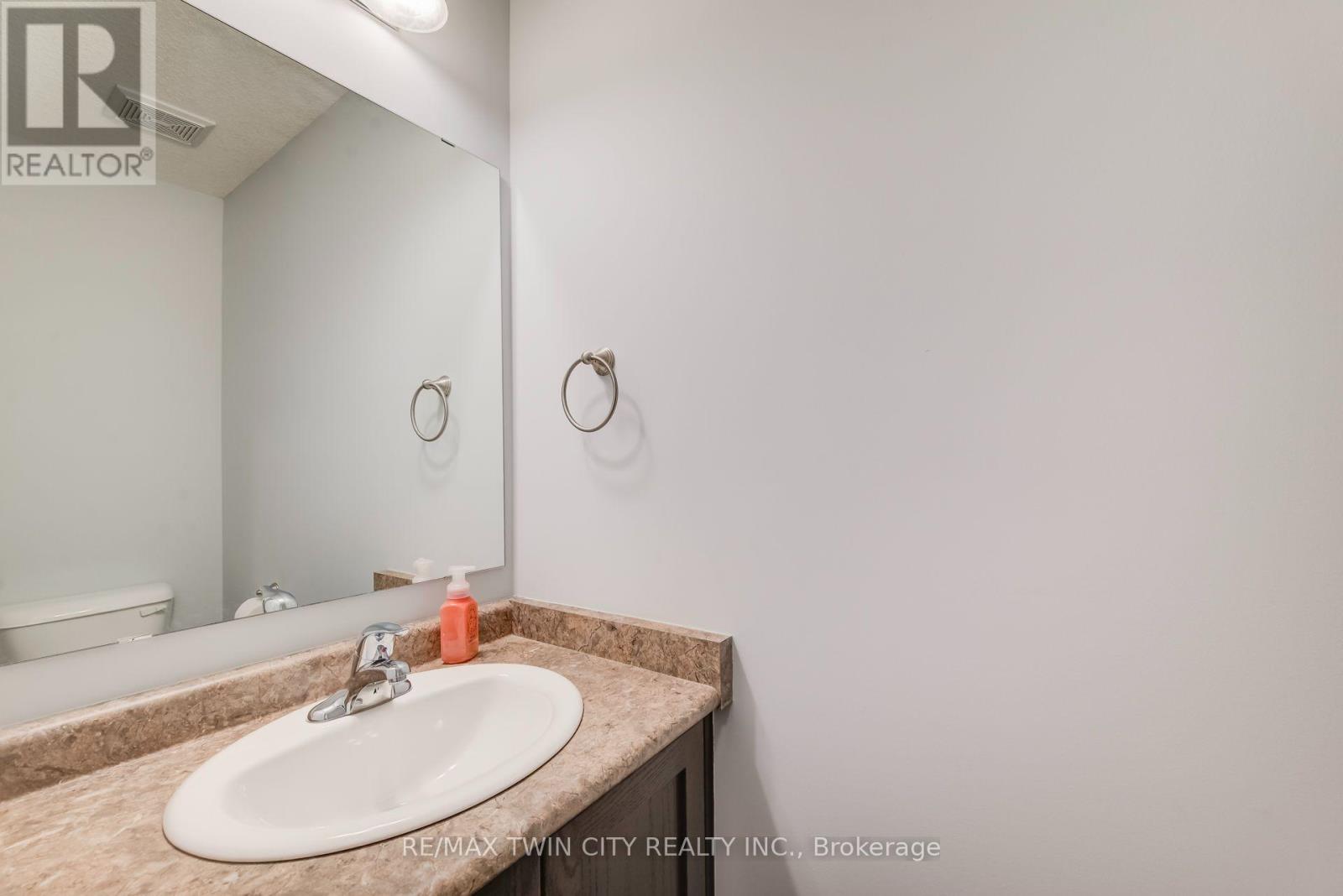 128 Passchendaele Street, Woodstock, ON photo 19
