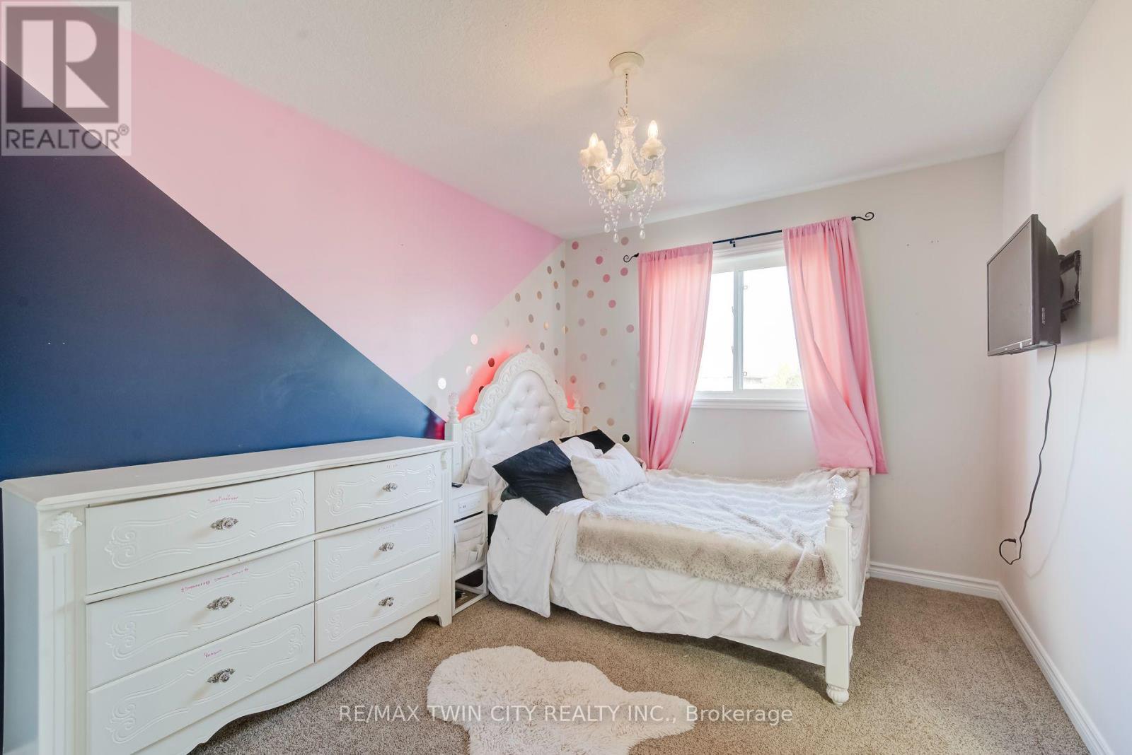 128 Passchendaele Street, Woodstock, ON photo 22