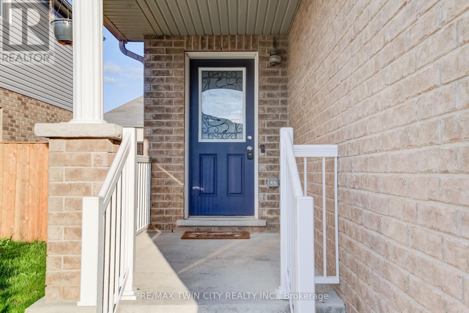 128 Passchendaele Street, Woodstock, ON photo 4