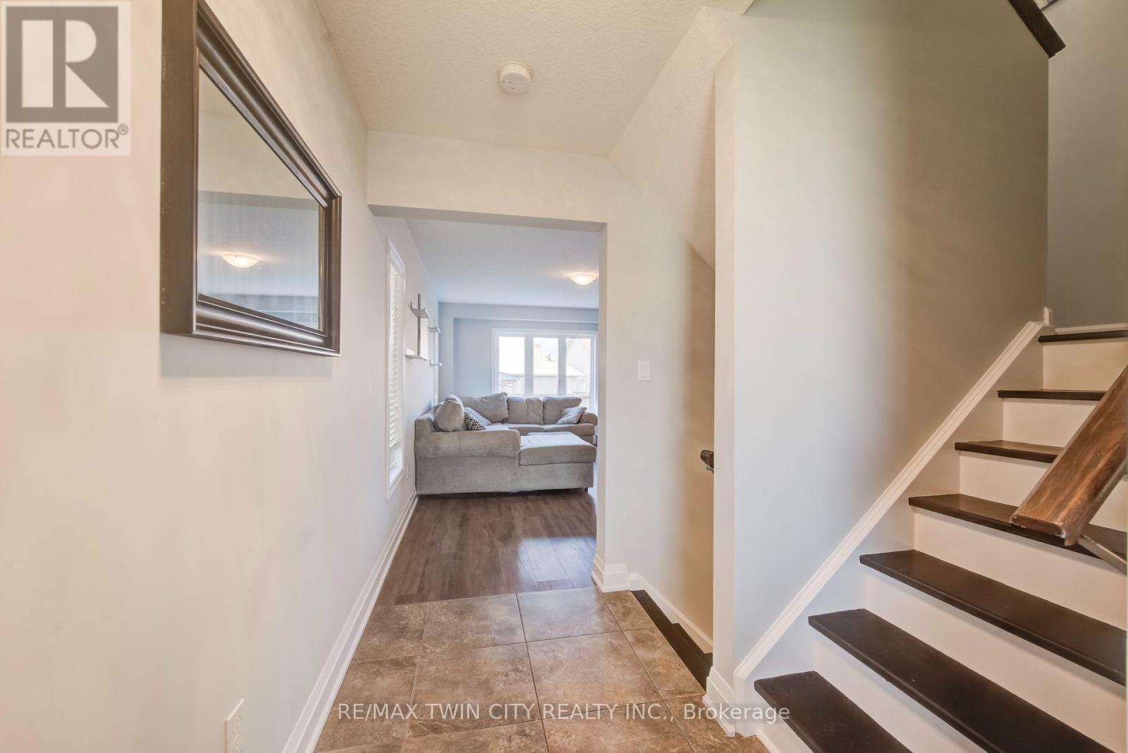 128 Passchendaele Street, Woodstock, ON photo 6