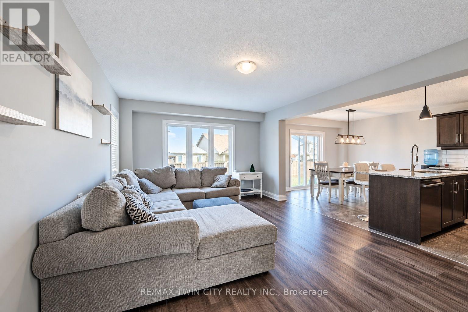 128 Passchendaele Street, Woodstock, ON photo 8