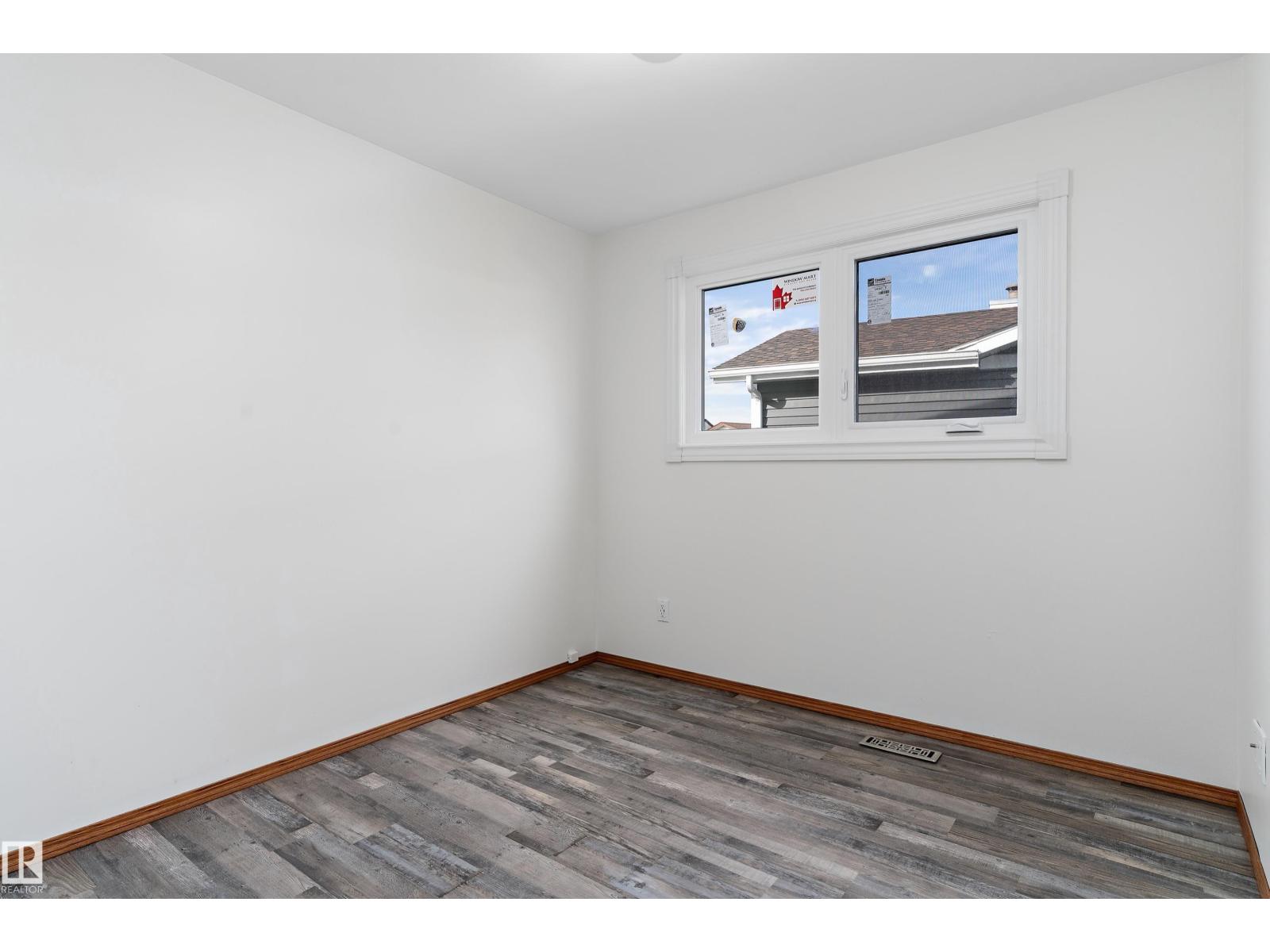 156 DUNLUCE RD NW, Edmonton — photo 16