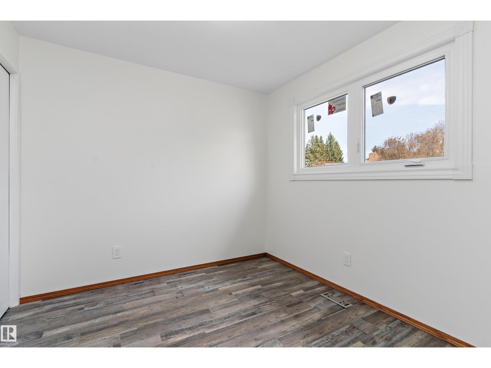 156 DUNLUCE RD NW, Edmonton — photo 18