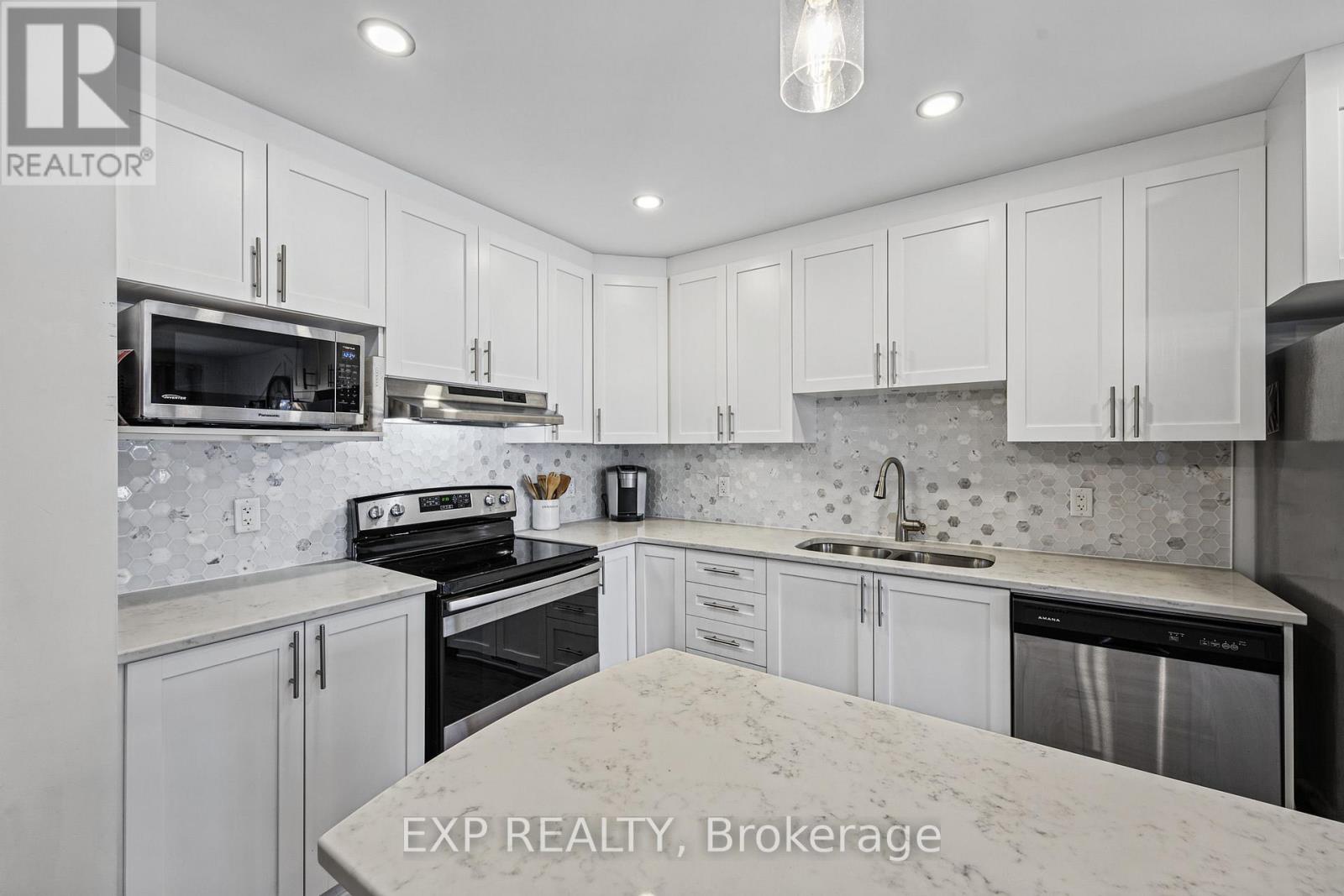 Commercial Properties for Sale in Russell – 305 TWILIGHT AVENUE – By Peter Sagos - Image 9