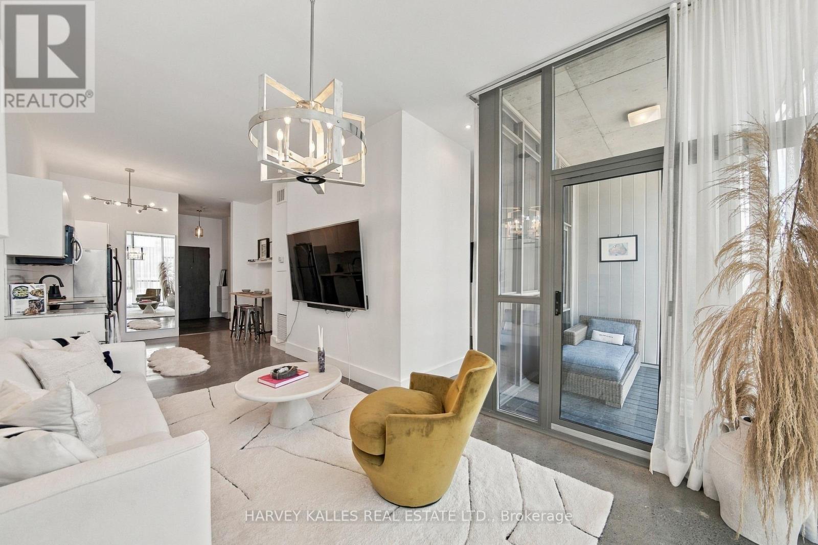 Photo of 410 - 625 QUEEN STREET E
